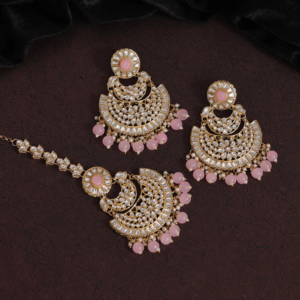 Pink Color Kundan Earrings With Maang Tikka