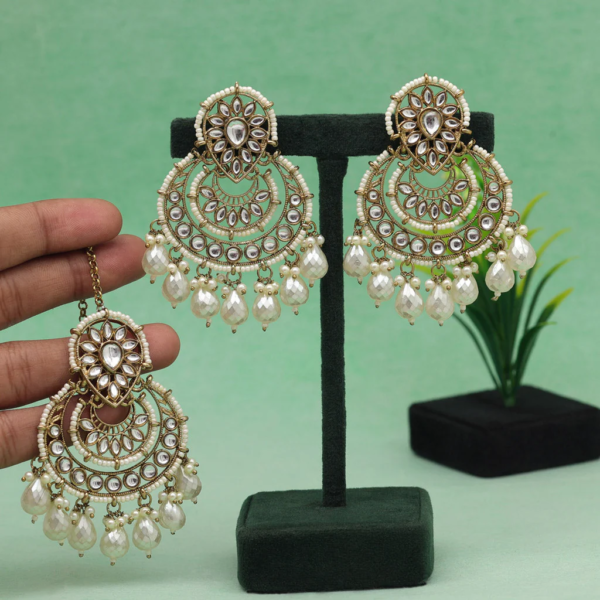 White Color Kundan Earrings With Maang Tikka