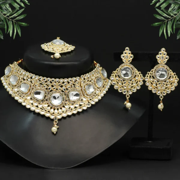 White Color Choker Kundan Necklace Set