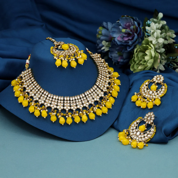 Yellow Color Kundan Necklace Set